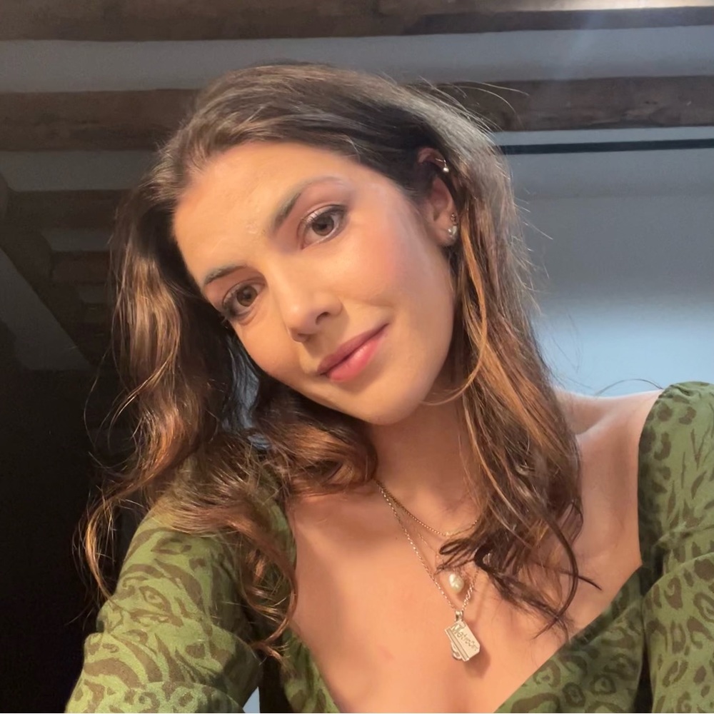 Meet your Posher, Ella